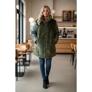 Via Spiga Green Faux Fur Leopard Print Puffer Coat Women's Size XL.